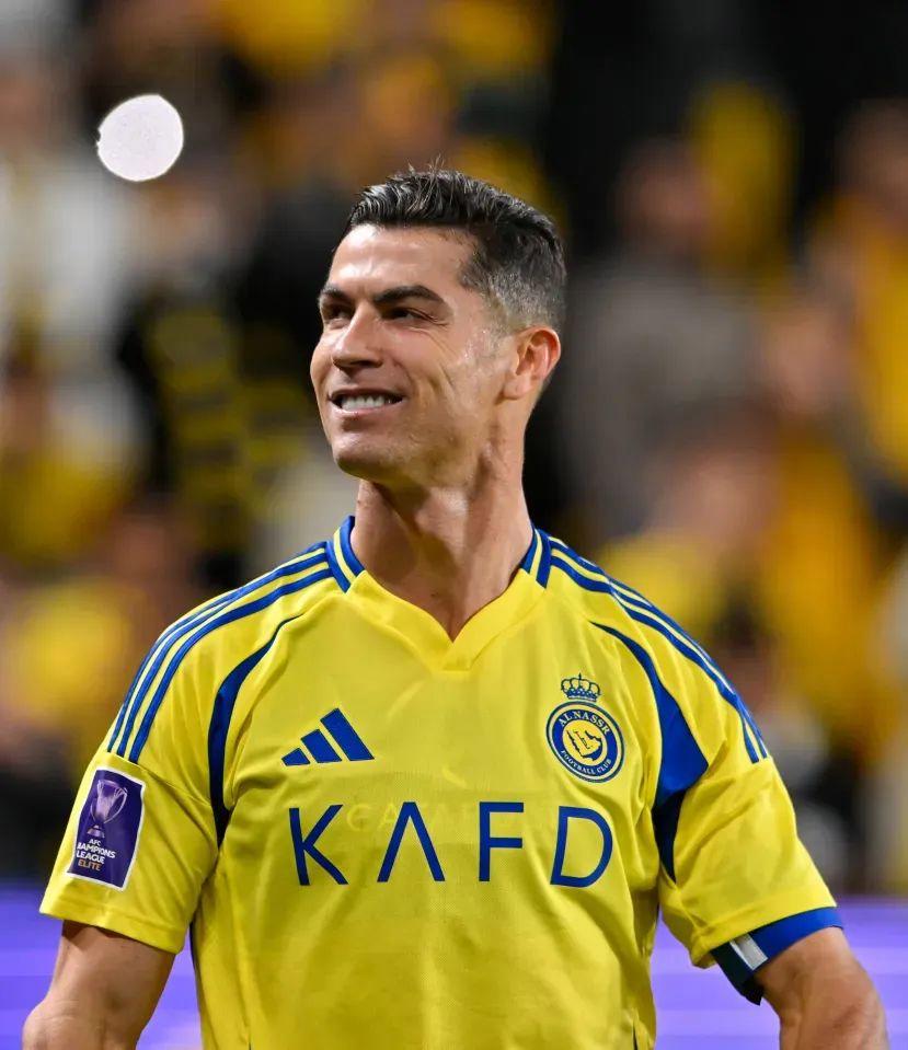 AYX中国体育APP萨拉赫焦点对战，C罗与50激战TL分钟，最后时刻胜出胜负难料！